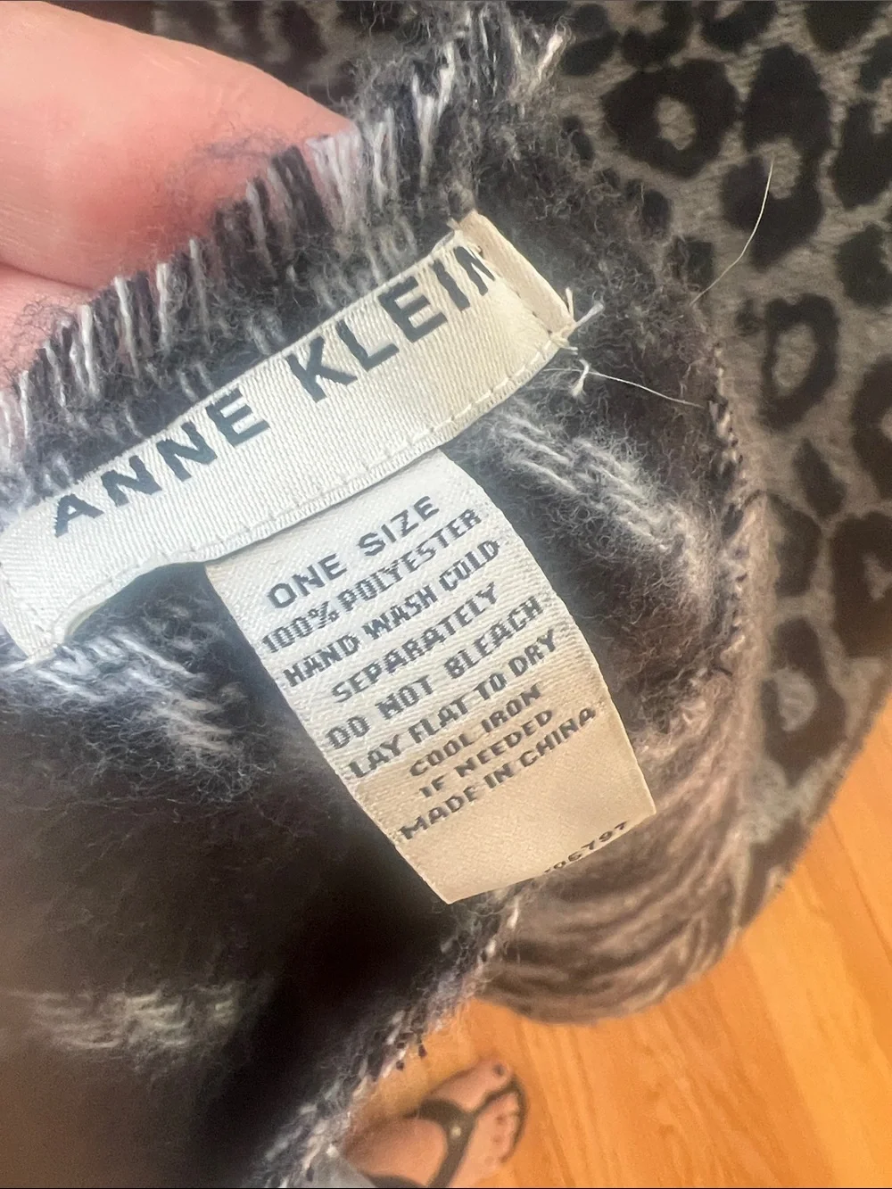 Anne Klein Leopard Print scarf -Black and White